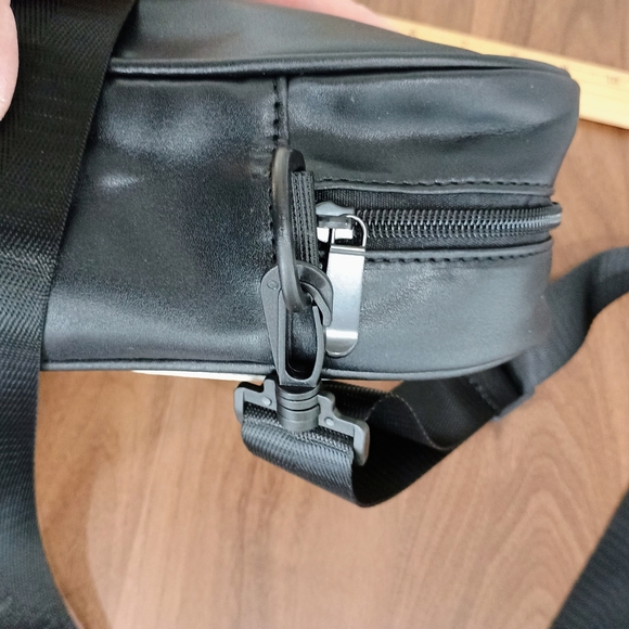 Scream Black and White Crossbody Bag - Picture 3 of 6